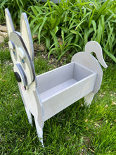 Load image into Gallery viewer, Let this adorable Siberian Husky Dog Planter box help welcome guests to your home.  Custom dog tags with your dogs name also available (please message us - adds $5 to cost of planter box).  Great gift for the dog lovers in your life!