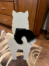 Load image into Gallery viewer, Let this adorable Siberian Husky Dog Planter box help welcome guests to your home.  Custom dog tags with your dogs name also available here. Great gift for the dog lovers in your life! 