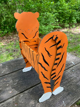 Load image into Gallery viewer, Bring some feline charm to your home with our adorable Tiger Planter. Welcome guests with its cute design. The perfect gift for animal lovers, this planter is sure to bring a smile to anyone's face. 