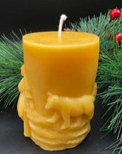 Load image into Gallery viewer, Mama and baby bear beeswax candle. All natural, sourced from an American, family owned apiary. Handmade in the USA. This Mama and Baby Bear beeswax candle looks absolutely stunning in any room when lit, as the soft glow lights up the cuddling duo. The scene wraps around the entire candle with images of bears in the wilderness. A wonderful compliment to any cabin or rustic design or as a gift to the outdoorsy types in your life.