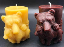 Load image into Gallery viewer, Mama and baby bear beeswax candle. All natural, sourced from an American, family owned apiary. Handmade in the USA. This Mama and Baby Bear beeswax candle looks absolutely stunning in any room when lit, as the soft glow lights up the cuddling duo. The scene wraps around the entire candle with images of bears in the wilderness. A wonderful compliment to any cabin or rustic design or as a gift to the outdoorsy types in your life.