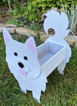 Load image into Gallery viewer, Let this adorable Samoyed Planter help welcome guests to your home.  Custom dog tags with your dogs name also available (please message us - adds $5 to cost of planter box).  Great gift for the dog lovers in your life!