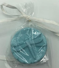 Load image into Gallery viewer, Ocean themed designs for our Ocean Breeze scented soaps. Blue palm trees by the beach and dragonfly designs pictures. Fresh ocean breeze scent takes you right back to the tropics as it soothes & cleanses your skin. The moisturizing oils used in our soaps produce a rich luxurious lather that leaves your skin clean & soft without stripping the natural oils. Perfect for Valentine's Day gifts, Christmas gifts, birthday gifts, wedding shower gifts, Mother's Day gifts & more!