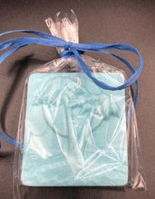 Load image into Gallery viewer, Ocean themed designs for our Ocean Breeze scented soaps. Blue palm trees by the beach and dragonfly designs pictures. Fresh ocean breeze scent takes you right back to the tropics as it soothes & cleanses your skin. The moisturizing oils used in our soaps produce a rich luxurious lather that leaves your skin clean & soft without stripping the natural oils. Perfect for Valentine's Day gifts, Christmas gifts, birthday gifts, wedding shower gifts, Mother's Day gifts & more!