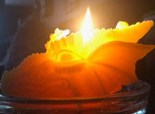 Load image into Gallery viewer, Amazing Dragon Head Beeswax Candle.  Incredibly detailed dragons head takes you right back to the Game of Thrones movie.  After burning 7 hours.