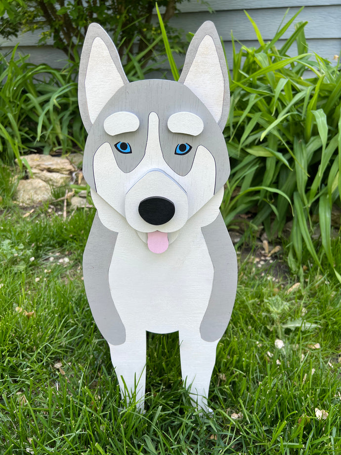 Let this adorable Siberian Husky Dog Planter box help welcome guests to your home.  Custom dog tags with your dogs name also available (please message us - adds $5 to cost of planter box).  Great gift for the dog lovers in your life!