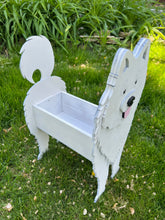 Load image into Gallery viewer, Let this adorable Samoyed Planter help welcome guests to your home.  Custom dog tags with your dogs name also available (please message us - adds $5 to cost of planter box).  Great gift for the dog lovers in your life!
