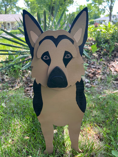 Let this adorable German Shepherd Dog Planter box help welcome guests to your home.  Custom dog tags with your dogs name also available here. Great gift for the dog lovers in your life! 