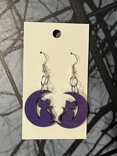 Liven up your wardrobe with these adorable Cat on the Moon Earrings.  The purr-fect gift for the cat lover in your life.