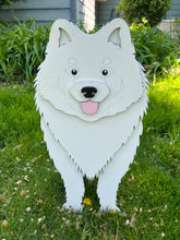 Load image into Gallery viewer, Let this adorable Samoyed Planter help welcome guests to your home.  Custom dog tags with your dogs name also available (please message us - adds $5 to cost of planter box).  Great gift for the dog lovers in your life!
