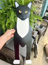 Load image into Gallery viewer, Let these adorable Cat Dog Planter boxes help welcome guests to your home.  Great gift for the cat lovers in your life! 
