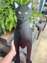 Load image into Gallery viewer, Let these adorable Cat Dog Planter boxes help welcome guests to your home.  Great gift for the cat lovers in your life! 
