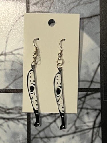 Add a bit of Halloween flare to any outfit with these scary Knife Horror Earrings!  The perfect way to welcome in the Halloween season.  Also makes a fantastic gift.