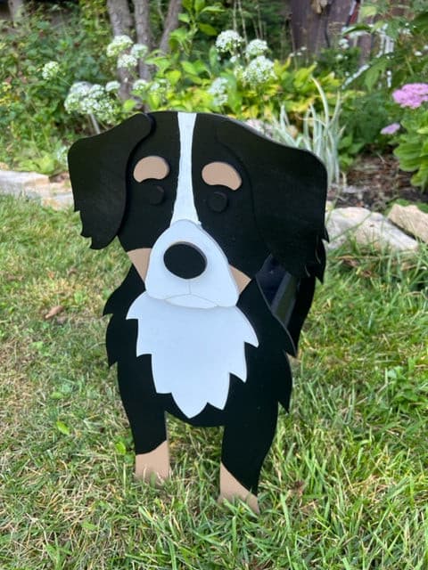 Let this adorable Bernese Mountain Dog Planter help welcome guests to your home.  Custom dog tags with your dogs name also available (see our dog tag listing to add this to your order).  Great gift for the dog lovers in your life!