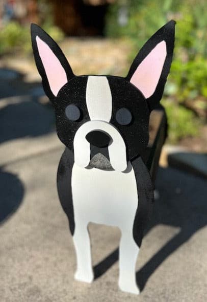 Let this adorable Boston Terrier Planter help welcome guests to your home.  Custom dog tags with your dogs name also available (please message us - adds $5 to cost of planter box).  Great gift for the dog lovers in your life! 