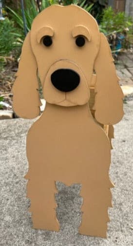 Let this adorable Cocker Spaniel Dog Planter help welcome guests to your home.  Custom dog tags with your dogs name also available (please message us - adds $5 to cost of planter box).  Great gift for the dog lovers in your life!