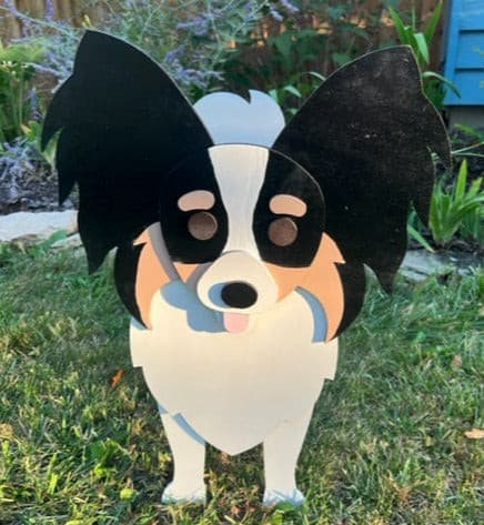 Let this adorable Papillon Dog Planter help welcome guests to your home.  Custom dog tags with your dogs name also available (see our dog tag listing to add this to your order).  Great gift for the dog lovers in your life!