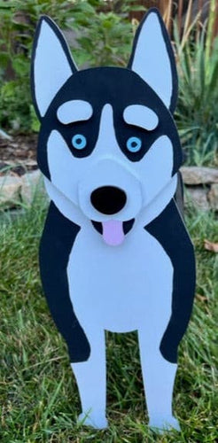 Let this adorable Siberian Husky Dog Planter box help welcome guests to your home.  Custom dog tags with your dogs name also available (please message us - adds $5 to cost of planter box).  Great gift for the dog lovers in your life!